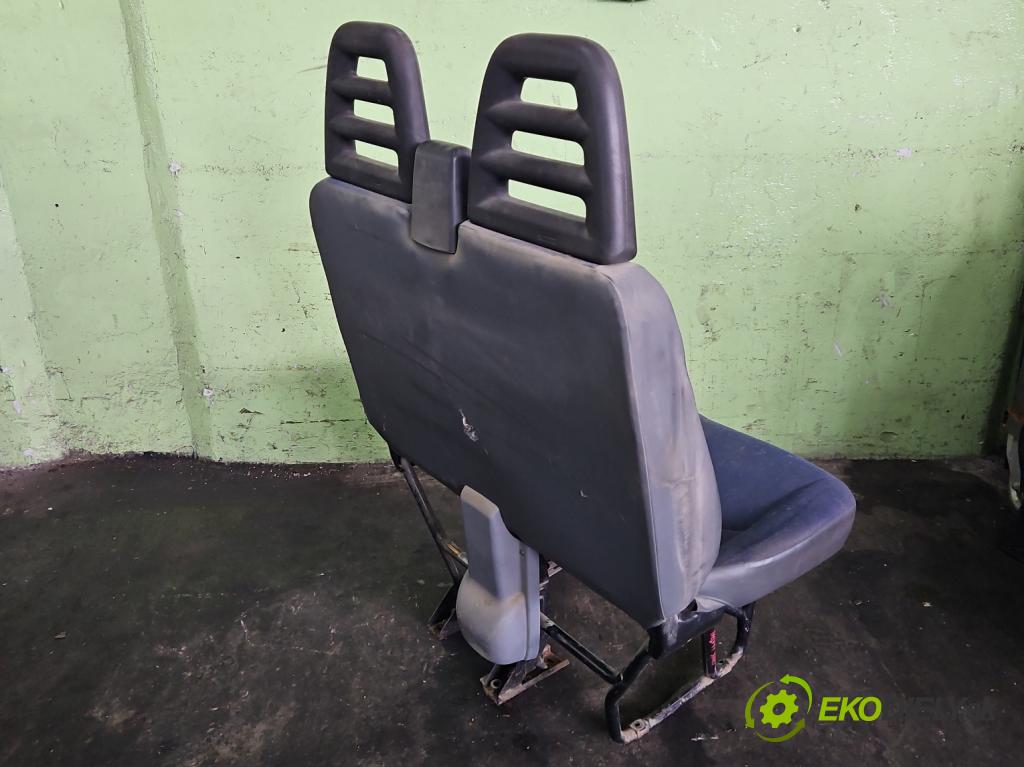 Iveco Daily IV 2006-2014 3.0 HPI 145 HP manual 107 kW 2998 cm3 2- Sedačka pravý  (Sedačky, sedadlá)