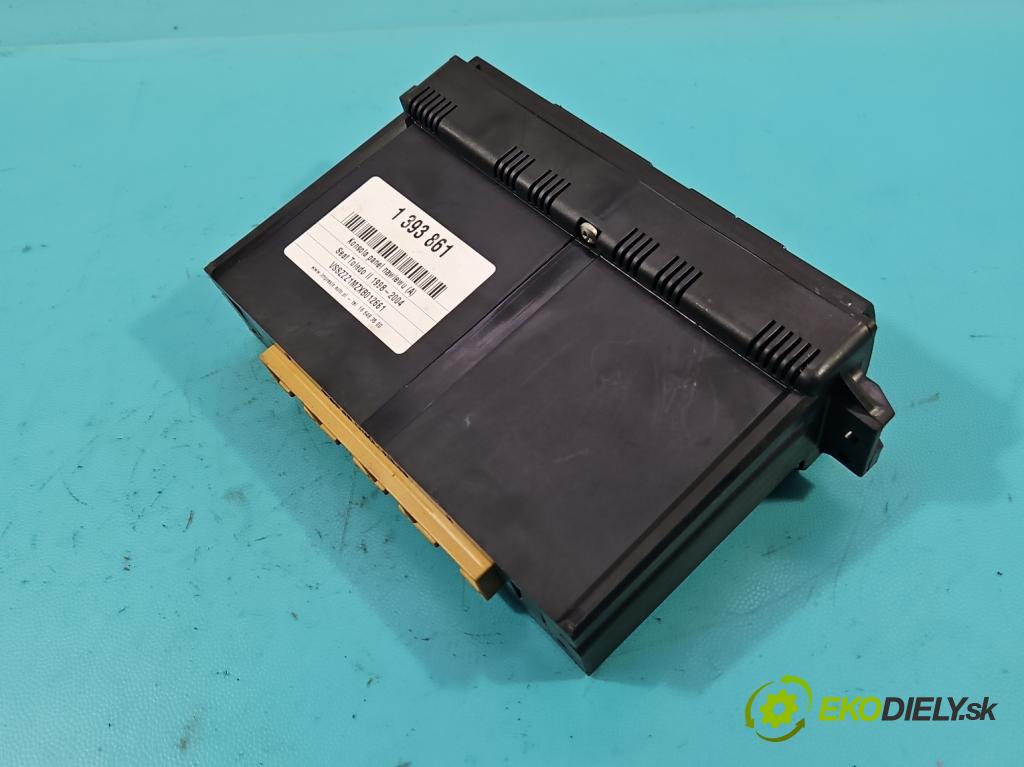 Seat Toledo II 1998-2004 1.8 20V 125 HP manual 92 kW 1781 cm3 4- panel kúrenia 1M0820043C