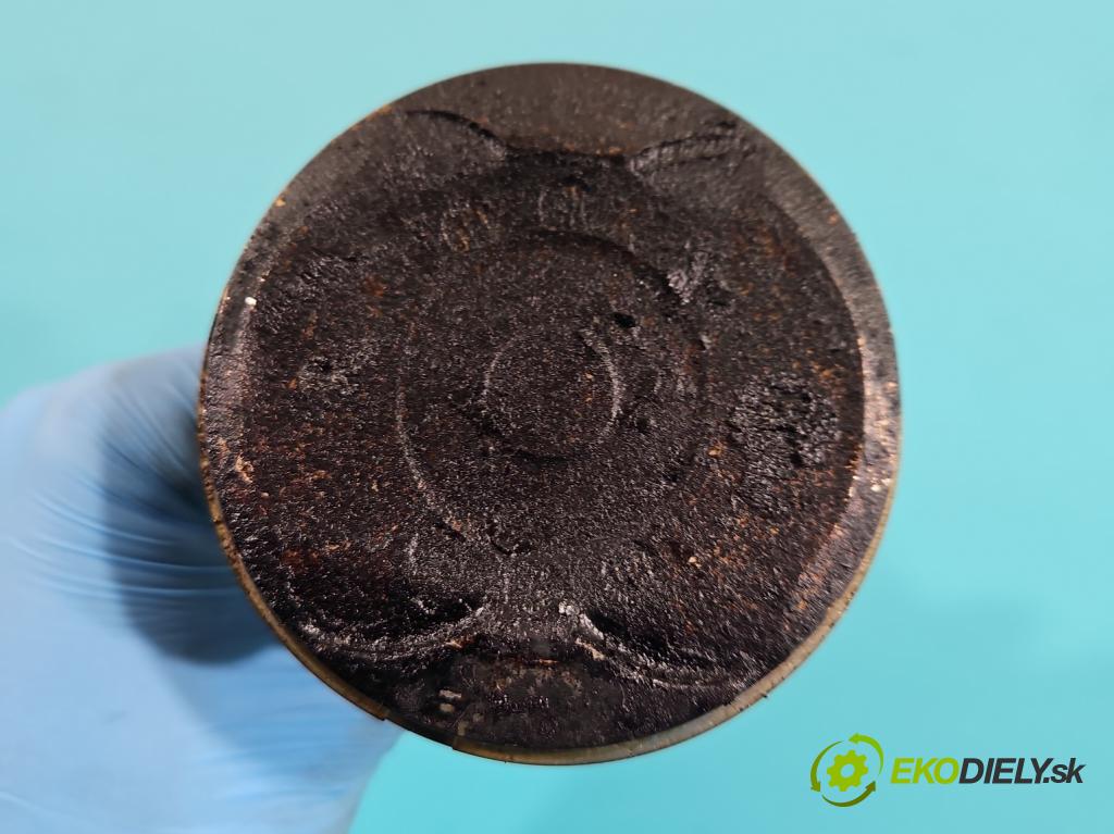 Toyota Prius II XW20 2003-2009 1.5 77 hp automatic 57 kW 1497 cm3 5- píst  (Písty)