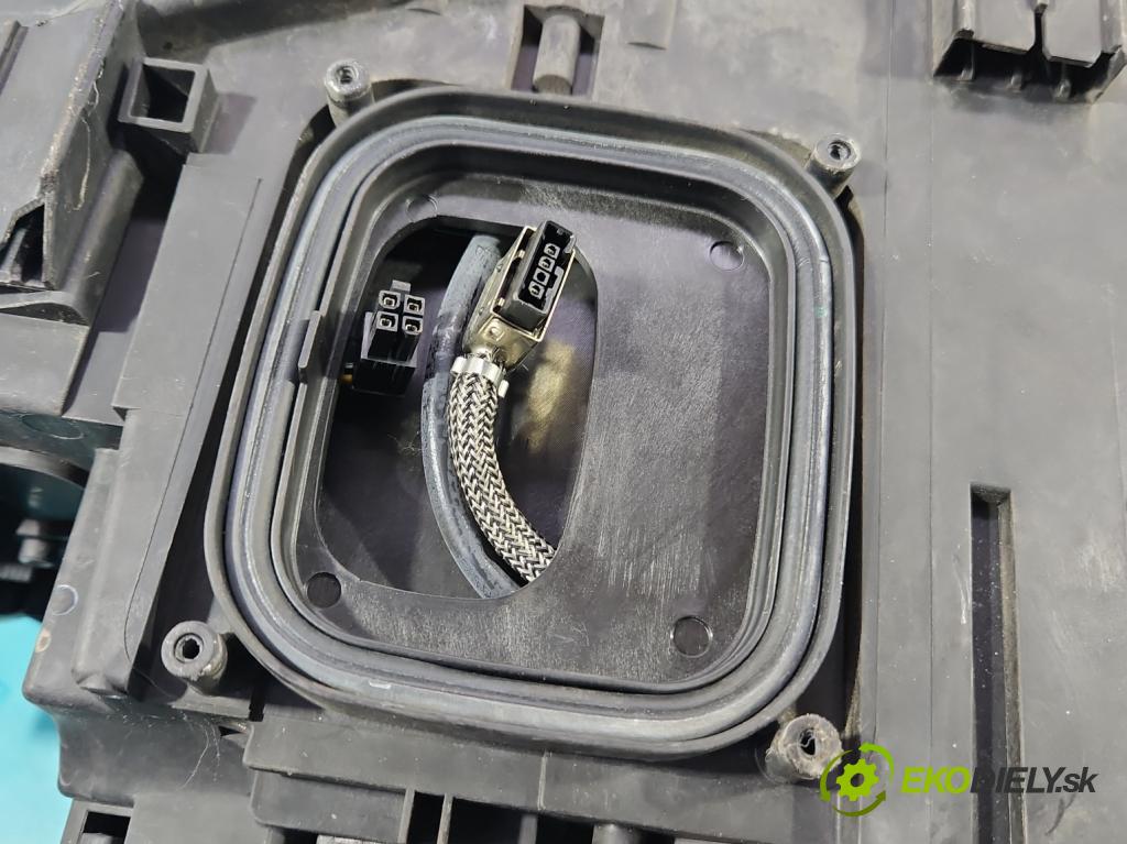 Bmw X3 E83 2003-2010 2.0d 177 HP automatic 130 kW 1995 cm3 5- Reflektor: pravý (Pravé)