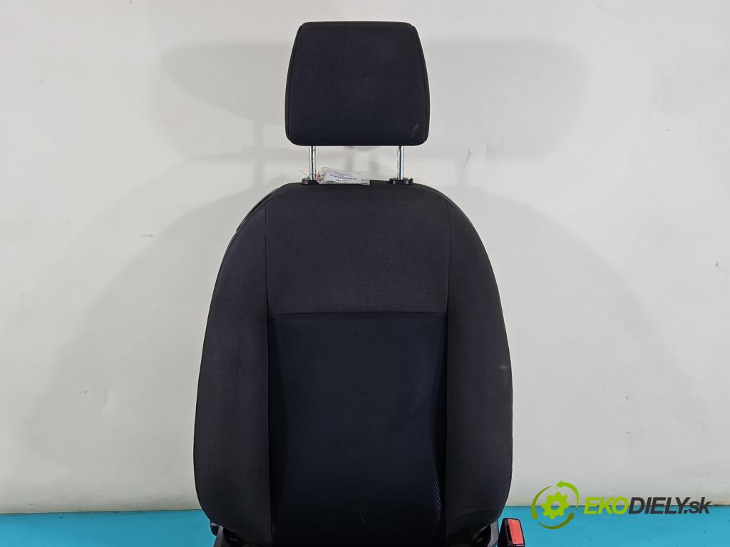 Ford Focus Mk2 2004-2011 1.8 tdci 116 HP manual 85 kW 1753 cm3 3- Sedačka pravý  (Sedačky, sedadlá)