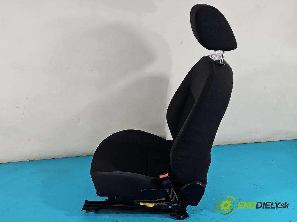 Ford Focus Mk2 2004-2011 1.8 tdci 116 HP manual 85 kW 1753 cm3 3- Sedačka pravý  (Sedačky, sedadlá)