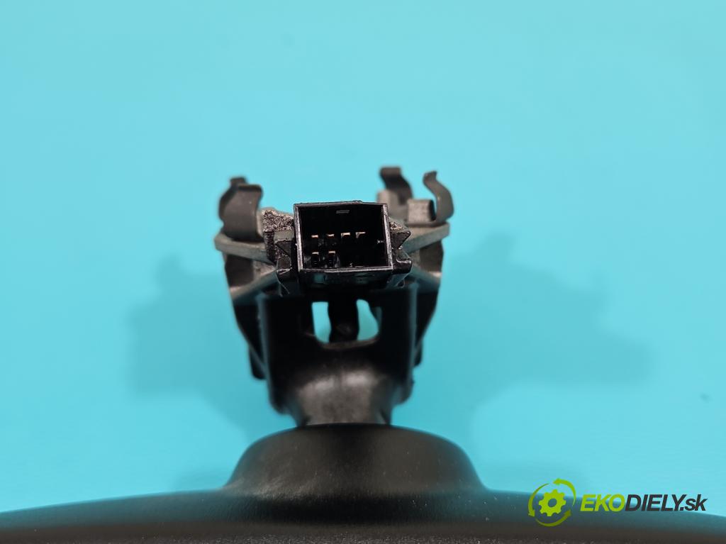 Skoda Karoq 2017- 2.0 tdi 150 hp automatic 110 kW 1968 cm3 5- zpětné zrcátko vnitřní  (Světla vnitřní)