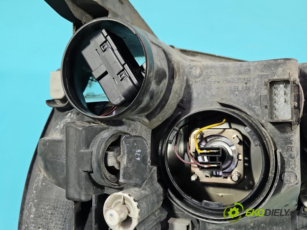 Opel Corsa C 2000-2006 1.2 16V 75 HP manual 55 kW 1199 cm3 5- Reflektor: pravý  (Pravé)