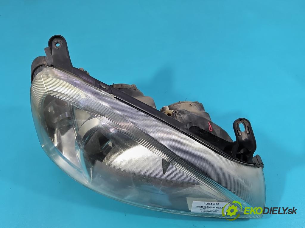 Opel Corsa C 2000-2006 1.2 16V 75 HP manual 55 kW 1199 cm3 5- Reflektor: pravý  (Pravé)