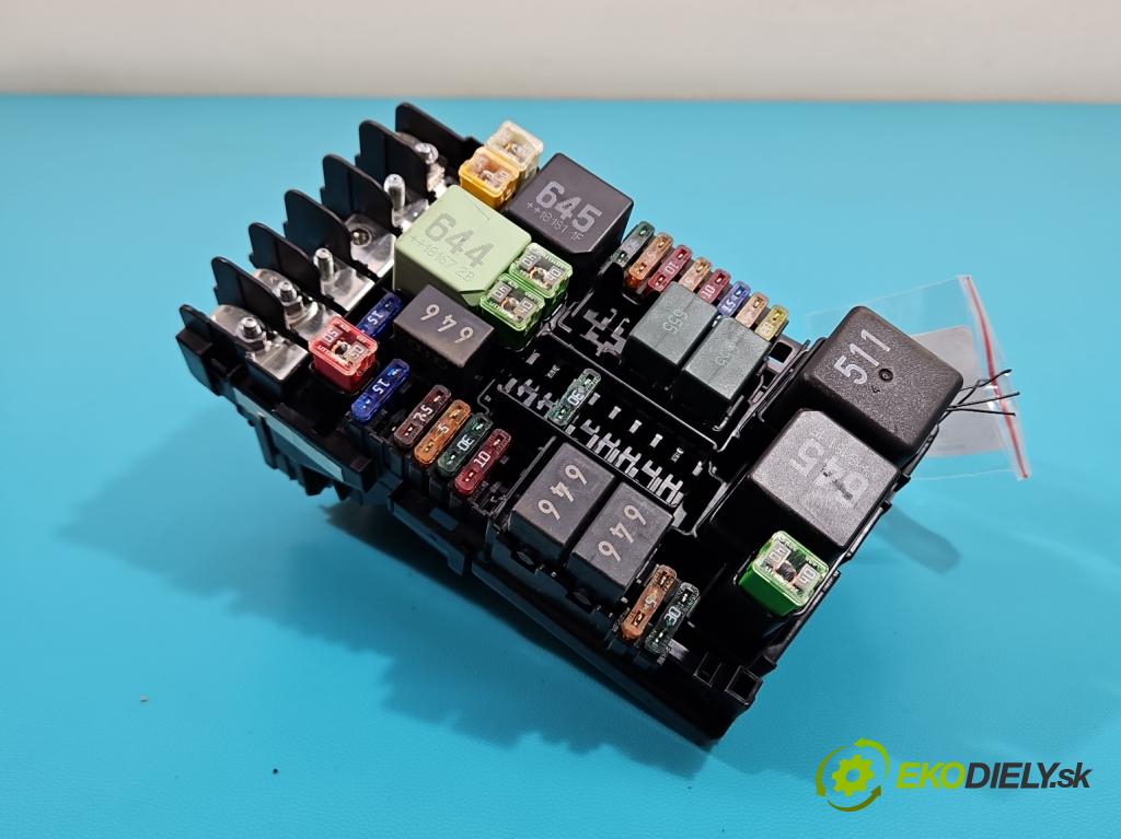 Skoda Karoq 2017- 2.0 tdi 150 hp automatic 110 kW 1968 cm3 5- skříňka pojistková 5Q0937125G (Pojistkové skříňky)