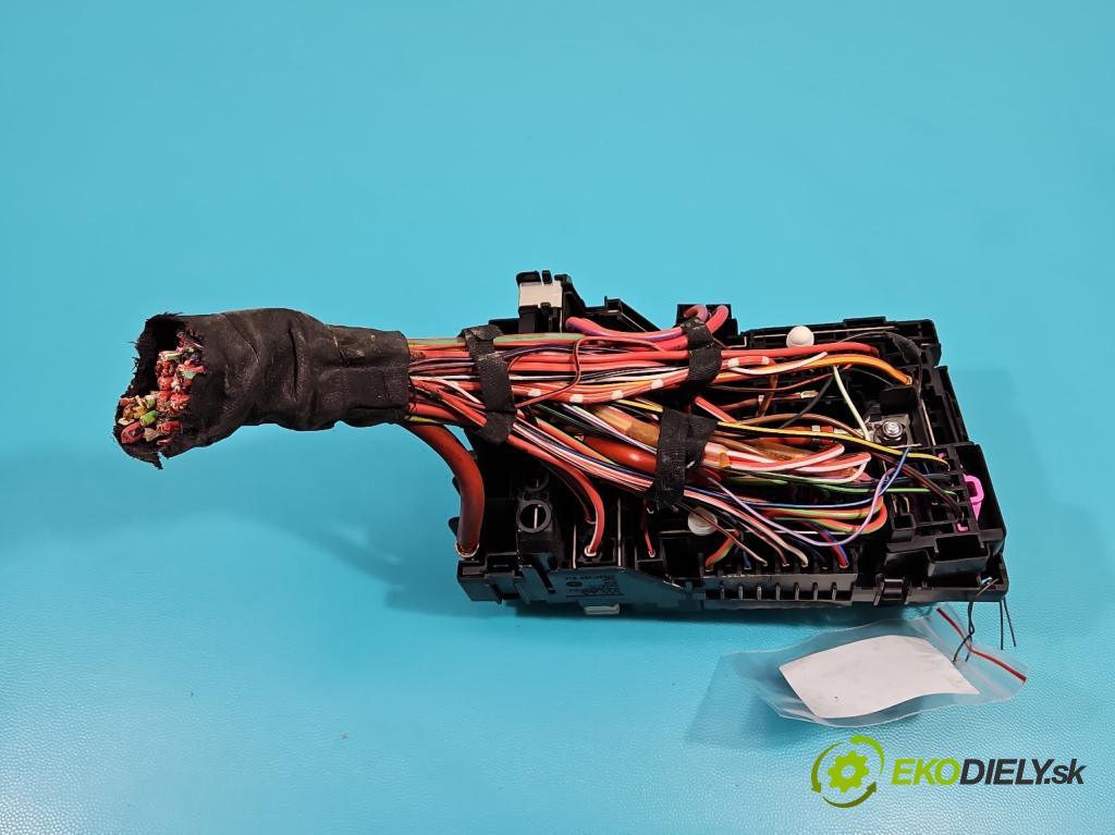 Skoda Karoq 2017- 2.0 tdi 150 hp automatic 110 kW 1968 cm3 5- skříňka pojistková 5Q0937125G (Pojistkové skříňky)