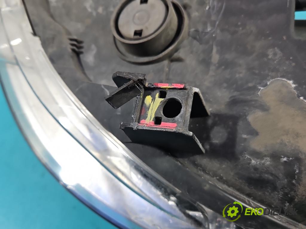 Peugeot 301 1.6 16V 116 HP manual 85 kW 1587 cm3 4- Reflektor: pravý 9675138980 (Pravé)