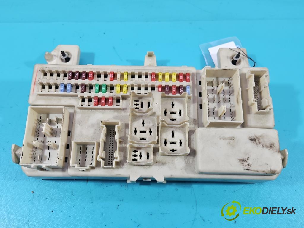 Mazda 3 I BK 2003-2009 2.0 citd 143 hp manual 105 kW 1998 cm3 5- skříňka pojistková 519197032 (Pojistkové skříňky)