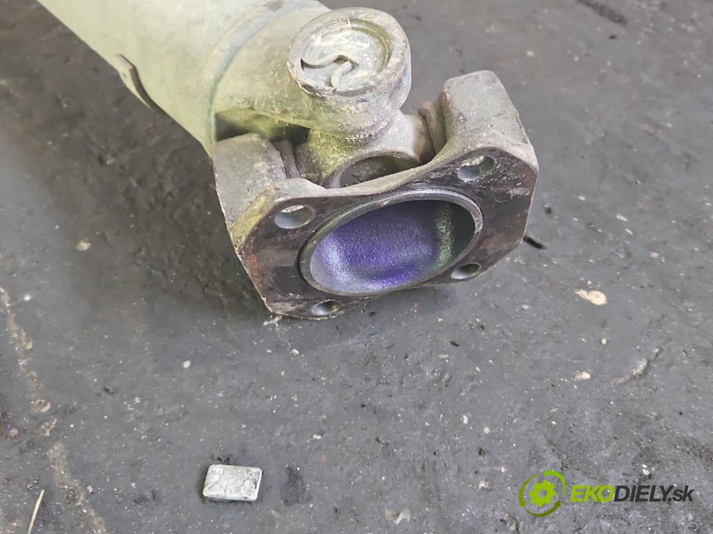 Iveco Daily IV 2006-2014 3.0 HPI 145 HP manual 107 kW 2998 cm3 2- Hřídel: zadné  (Kardaňový hriadeľ)