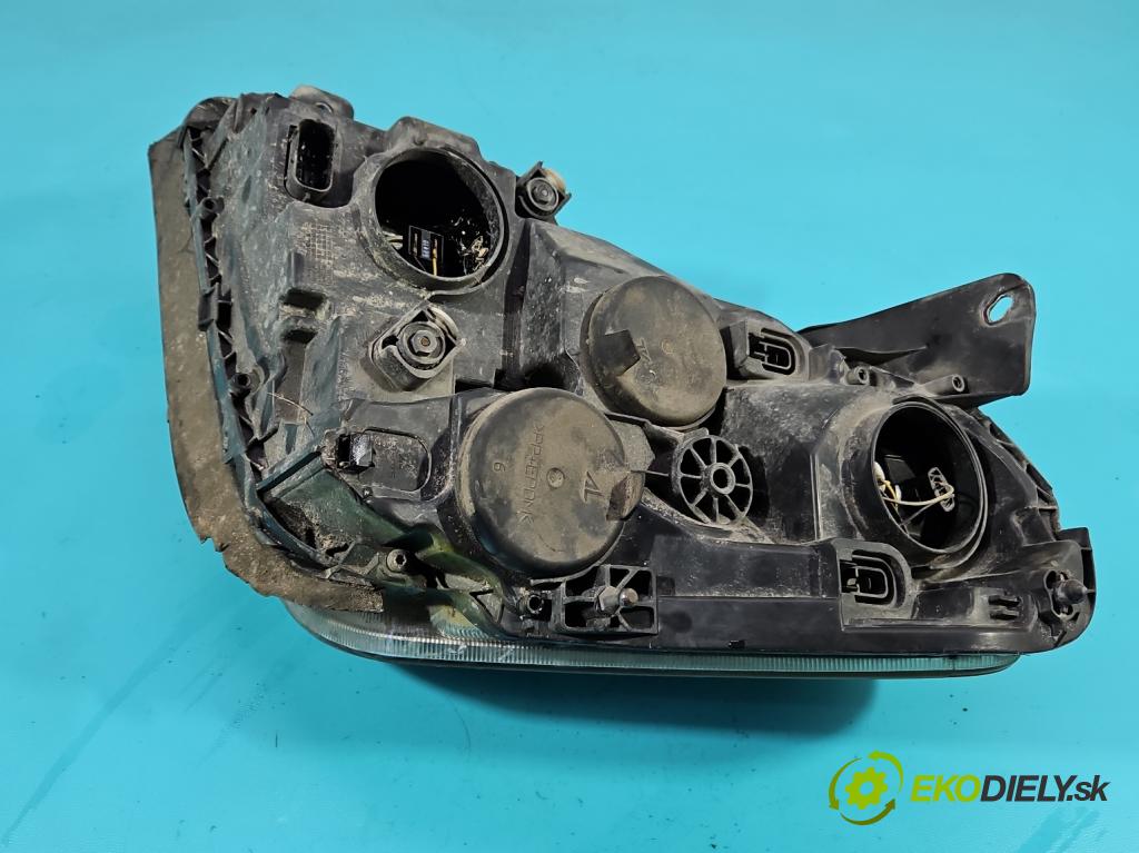 Iveco Daily IV 2006-2014 3.0 HPI 145 HP manual 107 kW 2998 cm3 2- Reflektor: pravý (Pravé)