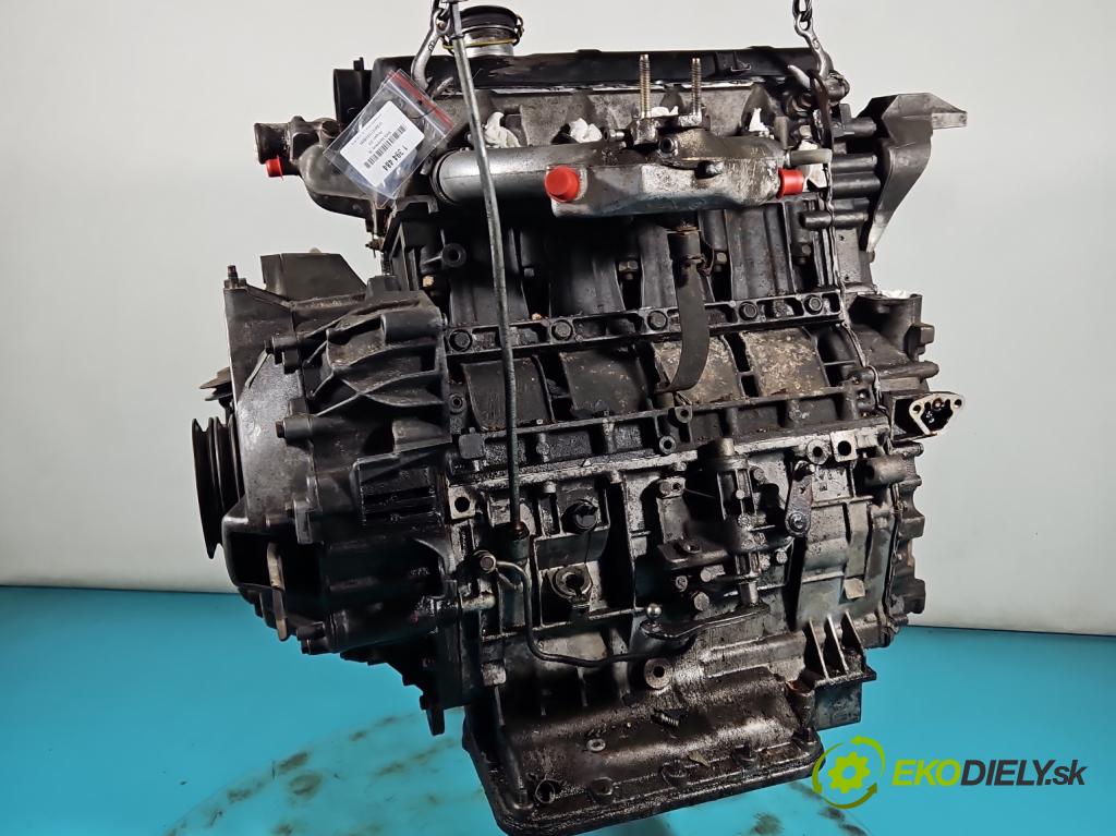 Peugeot 305 1.5 karburátor: 68 HP manual 50 kW 1472 cm3 5- motor benzín: 142