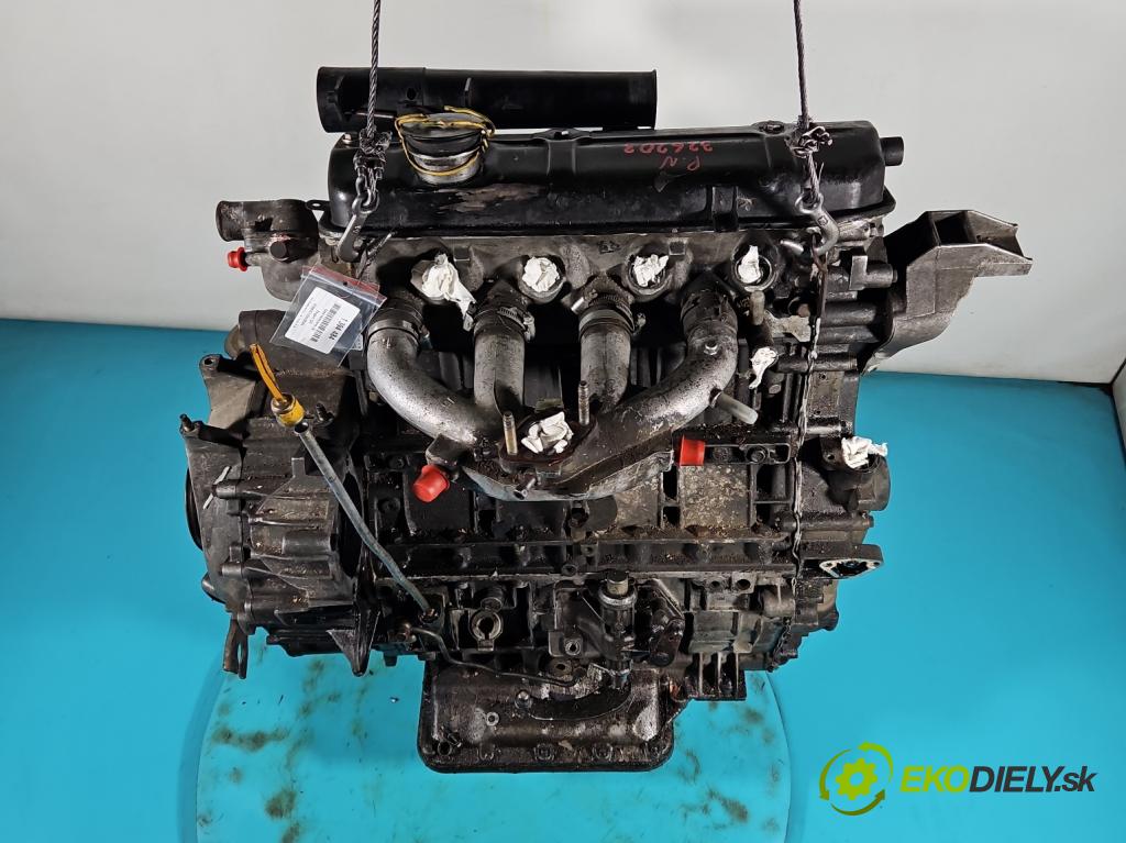 Peugeot 305 1.5 karburátor: 68 HP manual 50 kW 1472 cm3 5- motor benzín: 142