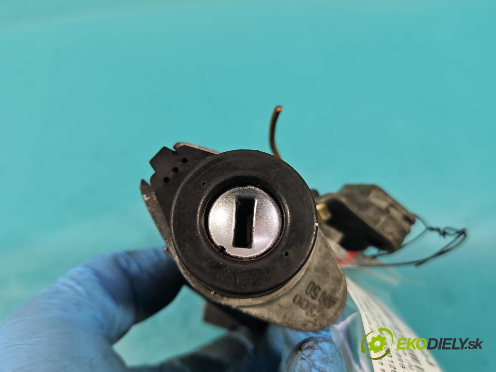 Seat Toledo II 1998-2004 1.8 20V 125 HP manual 92 kW 1781 cm3 4- Spínačka 4B0905851C (Spínacie skrinky a kľúče)