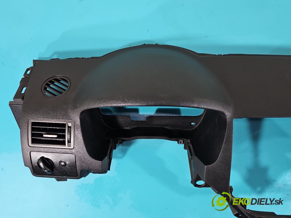 Ford C-Max I 2003-2010 1.8 16V 120 HP manual 88 kW 1798 cm3 5- kokpit,pristrojová doska rozdeľovacia