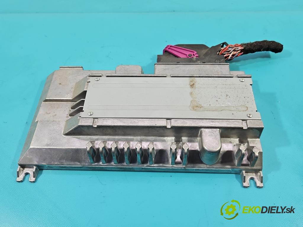 Skoda Karoq 2017- 2.0 tdi 150 HP automatic 110 kW 1968 cm3 5- Zesilovač: 81A035223 (Zosilňovače)