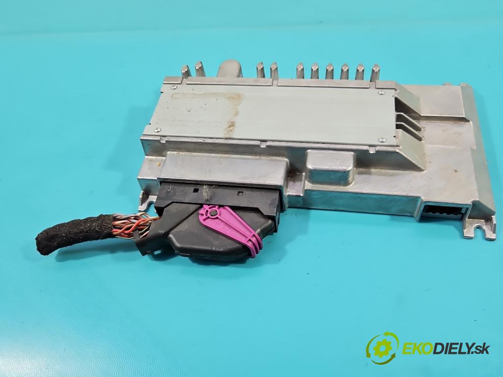 Skoda Karoq 2017- 2.0 tdi 150 HP automatic 110 kW 1968 cm3 5- Zesilovač: 81A035223 (Zosilňovače)