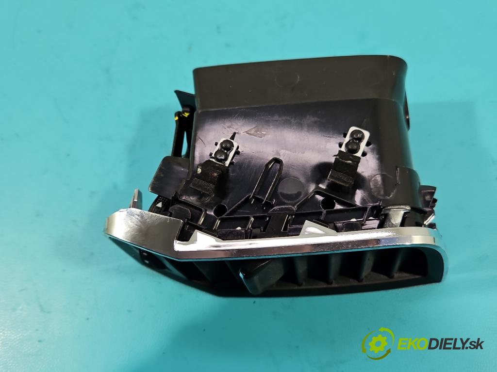 Skoda Karoq 2017- 2.0 tdi 150 HP automatic 110 kW 1968 cm3 5- Mřížka: kúrenia stredová 57A820951A (Mriežky kúrenia (fukáre))