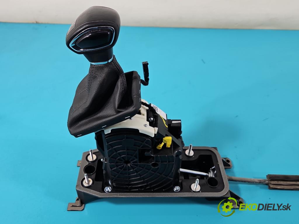 Skoda Karoq 2017- 2.0 tdi 150 HP automatic 110 kW 1968 cm3 5- Páka: Změny: stupeň,rýchlosť 5Q1713023BJ (Rýchlostné páky / kulisy)