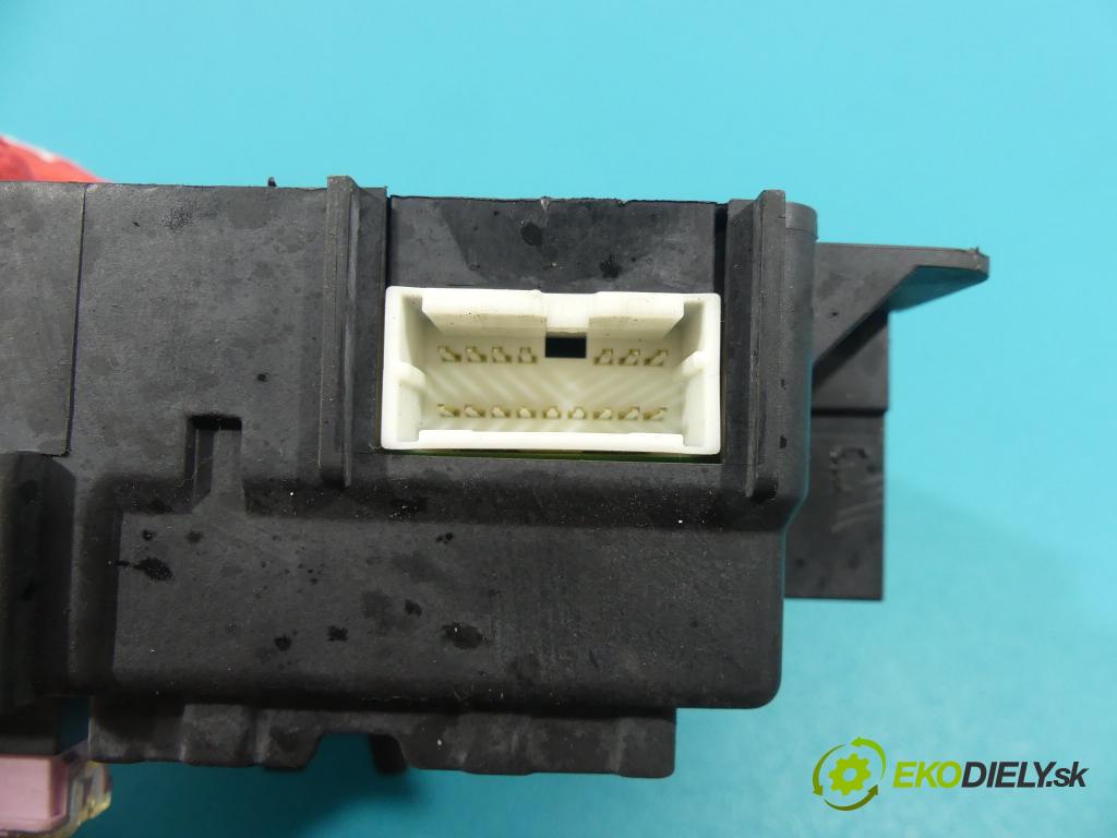 Mitsubishi Lancer VIII 2007-2016 1.8 16v 140 hp manual 103 kW 1798 cm3 5- skříňka pojistková 8637A318 (Pojistkové skříňky)