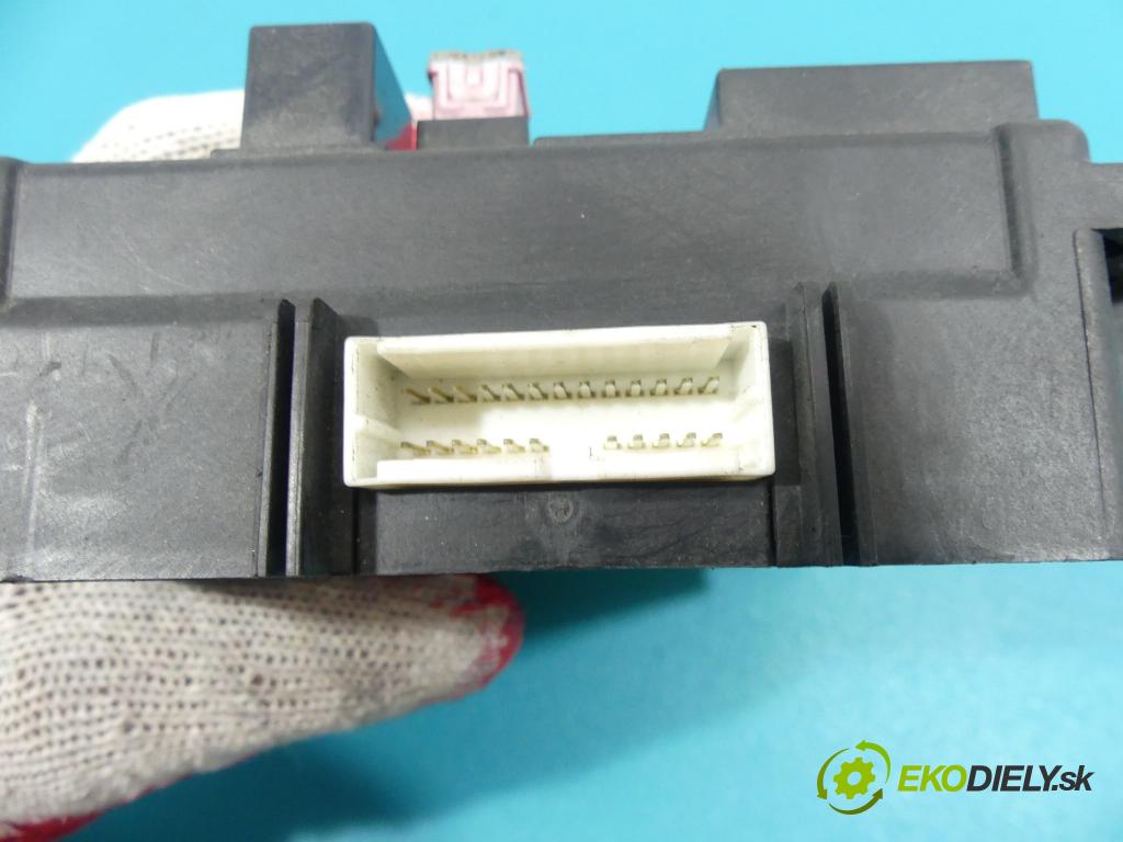 Mitsubishi Lancer VIII 2007-2016 1.8 16v 140 hp manual 103 kW 1798 cm3 5- skříňka pojistková 8637A318 (Pojistkové skříňky)