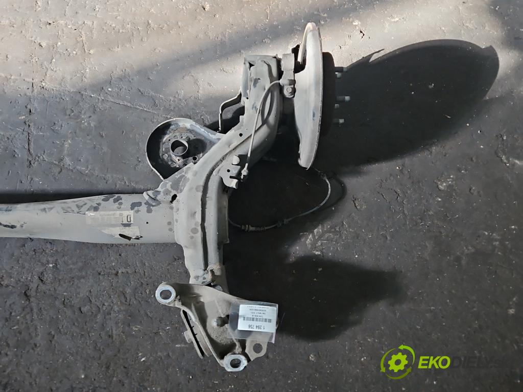 Opel Astra V  2015- 1.6 cdti 110 hp manual 81 kW 1598 cm3 5- zadní výztuha  (Výztuhy zadní)