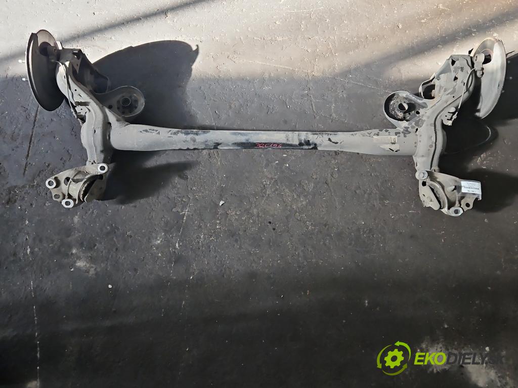 Opel Astra V  2015- 1.6 cdti 110 hp manual 81 kW 1598 cm3 5- zadní výztuha  (Výztuhy zadní)