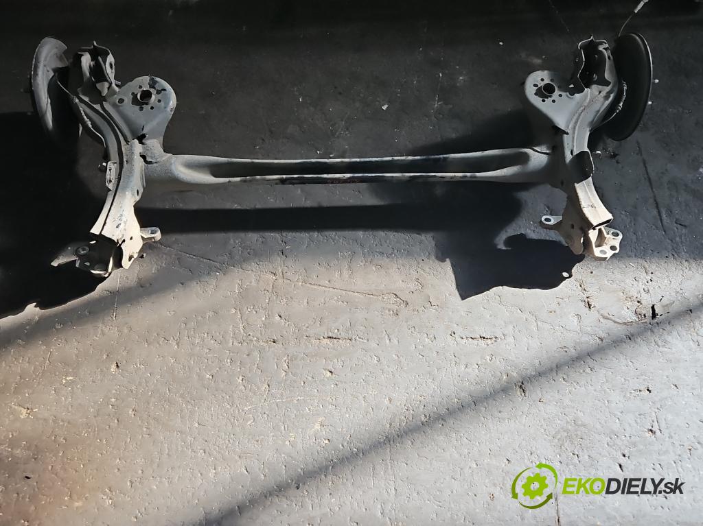 Opel Astra V  2015- 1.6 cdti 110 hp manual 81 kW 1598 cm3 5- zadní výztuha  (Výztuhy zadní)