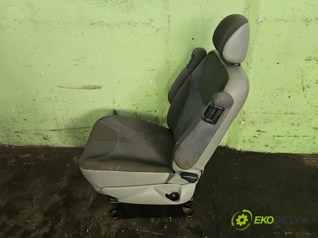 Opel Vivaro 2001-2014 2.0 cdti 114 HP manual 84 kW 1995 cm3 5- Sedačka ľavý  (Sedačky, sedadlá)