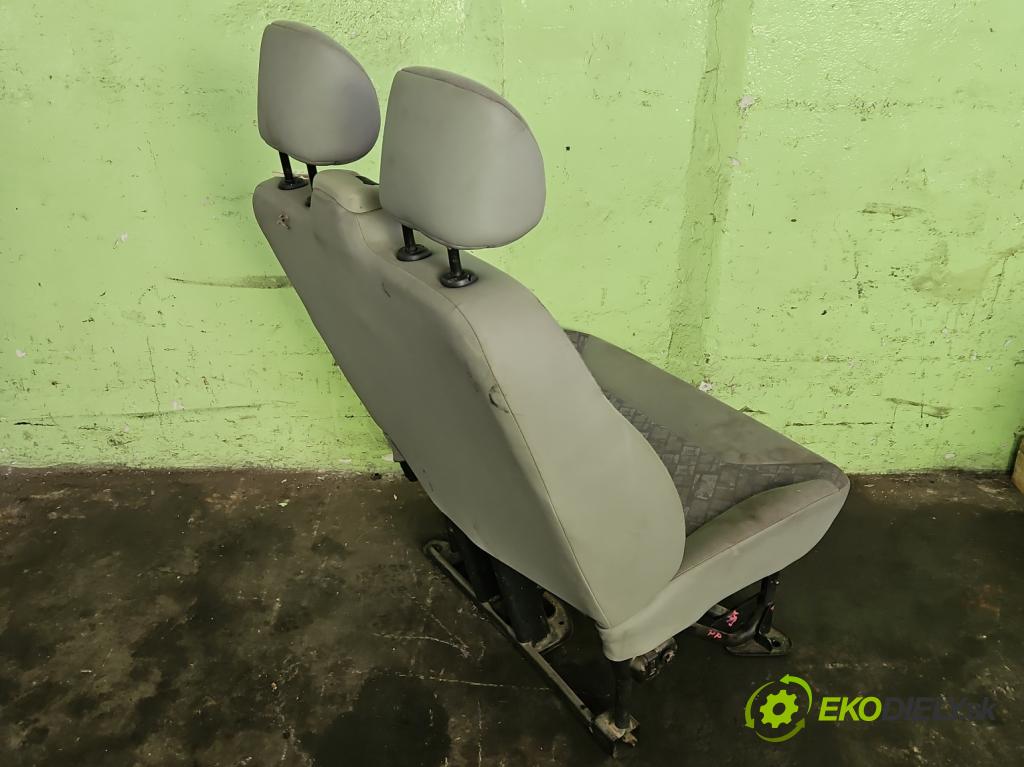 Opel Vivaro 2001-2014 2.0 cdti 114 HP manual 84 kW 1995 cm3 5- Sedačka pravý  (Sedačky, sedadlá)