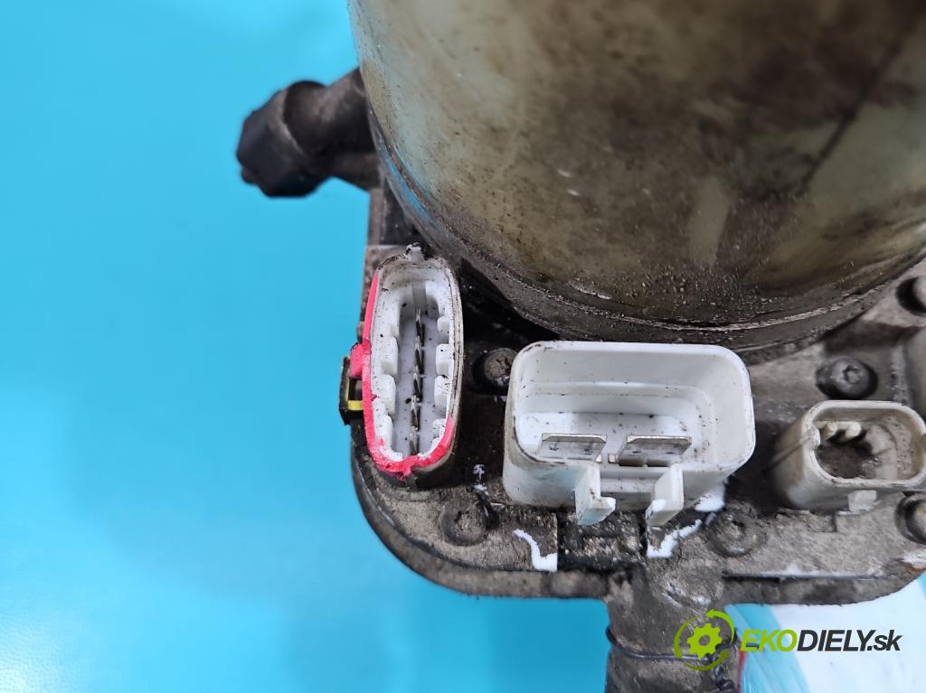 Opel Signum 3.0 ctdi: 177 HP manual 130 kW 2959 cm3 5- čerpadlo posilovač  (Servočerpadlá, pumpy riadenia)