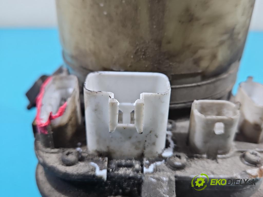 Opel Signum 3.0 ctdi: 177 HP manual 130 kW 2959 cm3 5- čerpadlo posilovač  (Servočerpadlá, pumpy riadenia)