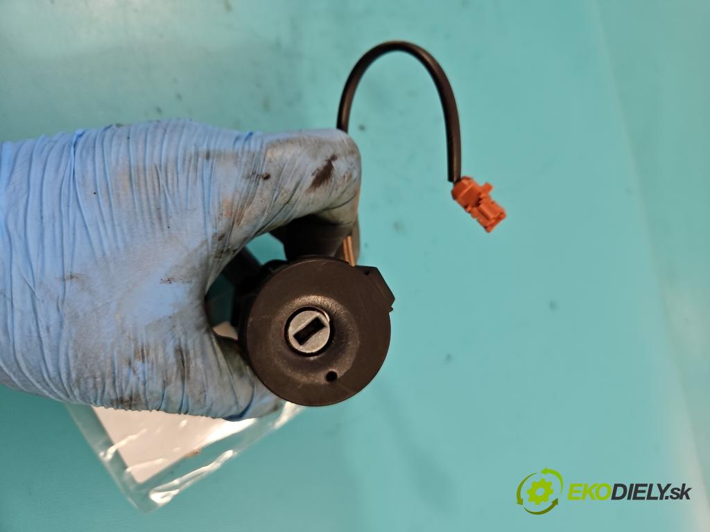 Citroen C8 2002-2014 2.0 16V 140 HP automatic 103 kW 1997 cm3 5- Spínačka 36410600 (Spínacie skrinky a kľúče)