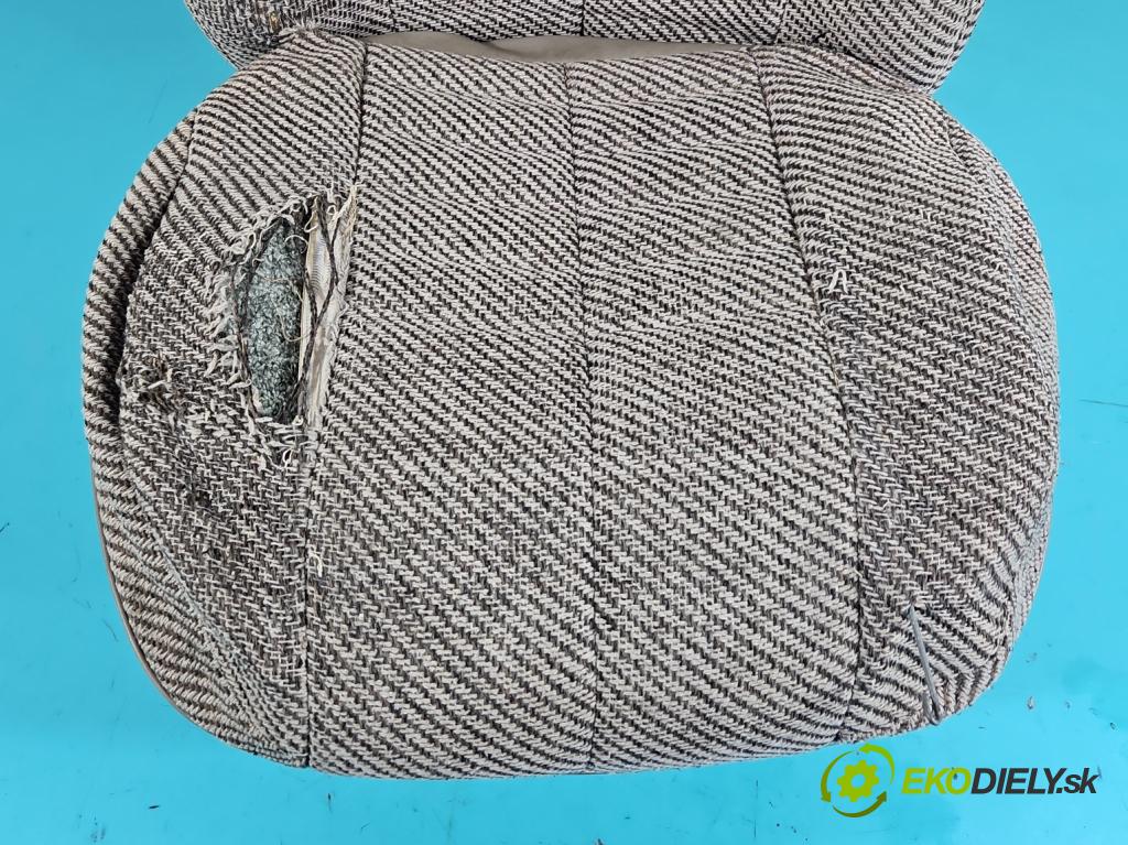 Peugeot 305 1.5 karburátor: 68 HP manual 50 kW 1472 cm3 5- Sedačka pravý  (Sedačky, sedadlá)