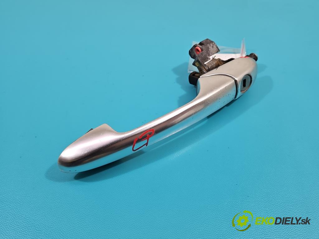 Alfa romeo 147 1.6 16V 105 HP manual 77 kW 1598 cm3 5- rukoväť predné ľavé mimo:  (Vonkajšie predné ľavé)