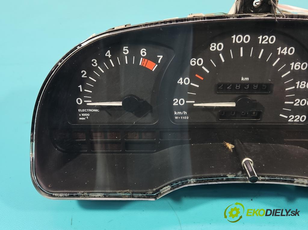 Opel Astra I 1991-2002 1.6 75 HP manual 55 kW 1598 cm3 5- prístrojovka/ budíky 90356303 (Prístrojové dosky, displeje)