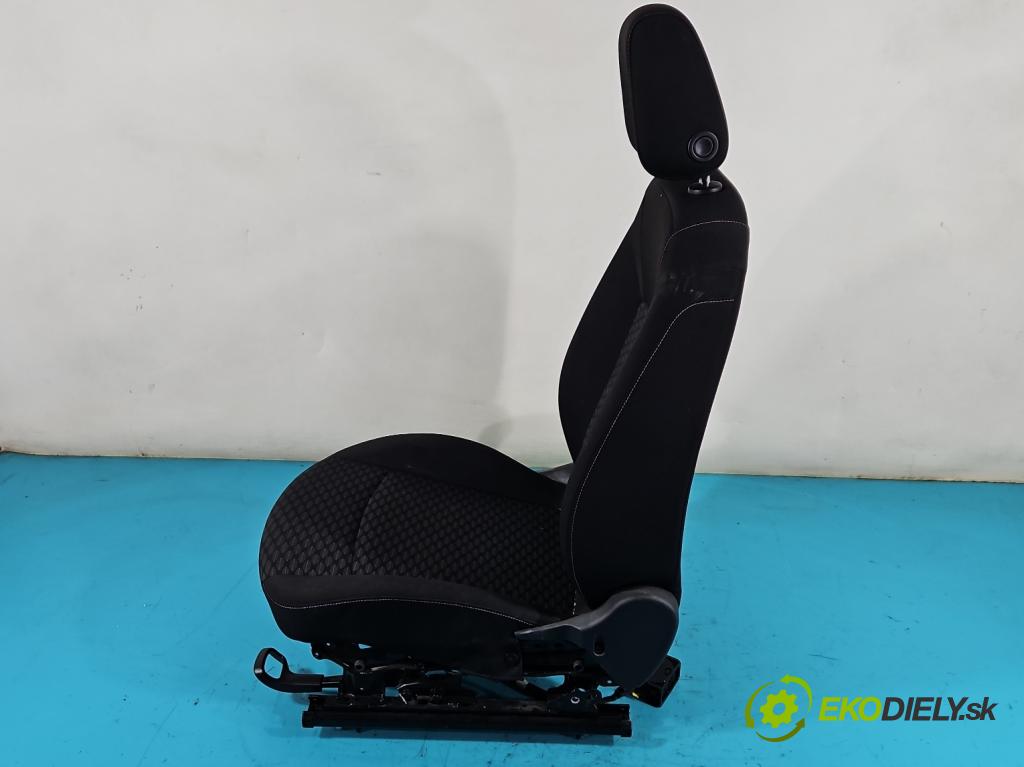 Opel Astra V  2015- 1.6 cdti 110 HP manual 81 kW 1598 cm3 5- Sedačka pravý  (Sedačky, sedadlá)