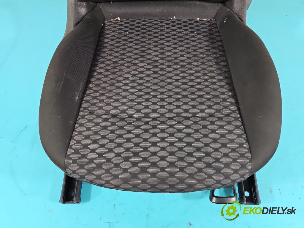 Opel Astra V  2015- 1.6 cdti 110 HP manual 81 kW 1598 cm3 5- Sedačka pravý  (Sedačky, sedadlá)