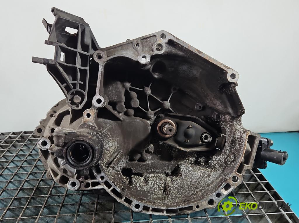 Peugeot 301 1.6 16V 116 HP manual 85 kW 1587 cm3 4- prevodovka stupeň,rýchlosť manual 20CR13