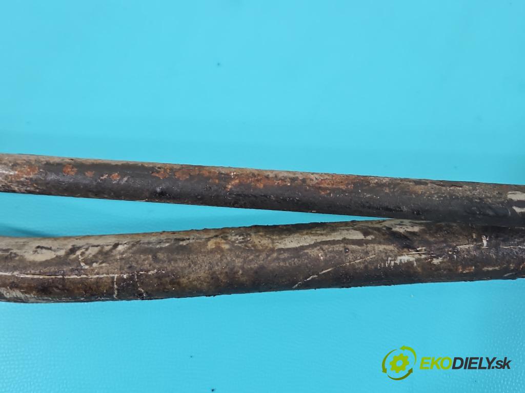 Peugeot 305 1.5 karburátor: 68 HP manual 50 kW 1472 cm3 5- Páka: Změny: stupeň,rýchlosť  (Rýchlostné páky / kulisy)