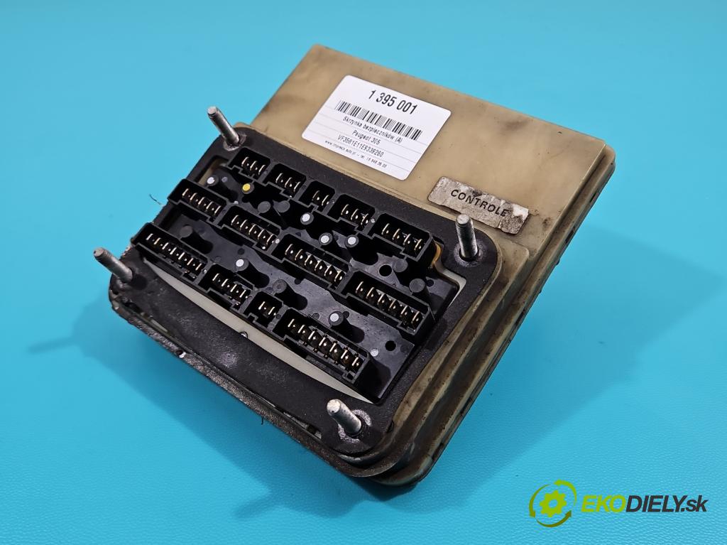 Peugeot 305 1.5 karburátor: 68 hp manual 50 kW 1472 cm3 5- skříňka pojistková  (Pojistkové skříňky)