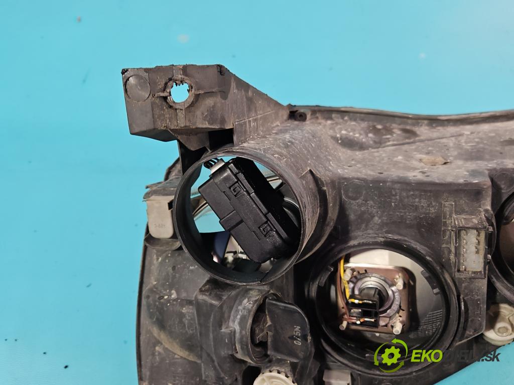 Opel Corsa C 2000-2006 1.2 16V 75 HP manual 55 kW 1199 cm3 5- Reflektor: pravý  (Pravé)