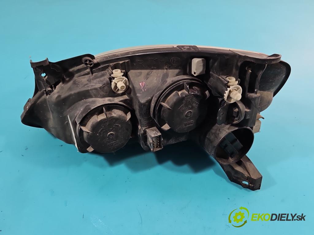 Opel Corsa C 2000-2006 1.2 16V 75 HP manual 55 kW 1199 cm3 5- Reflektor: pravý  (Pravé)