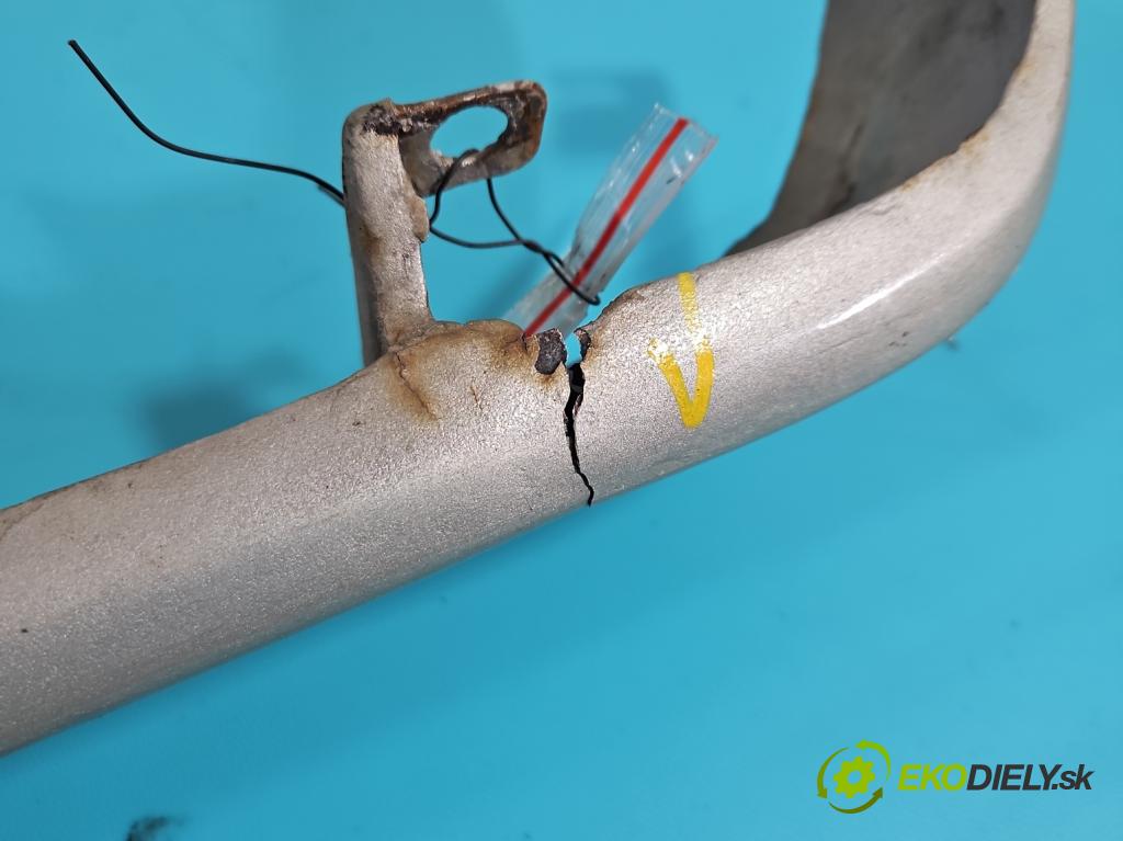 Peugeot 305 1.5 karburátor: 68 hp manual 50 kW 1472 cm3 5- stěna přední  (Výztuhy přední)