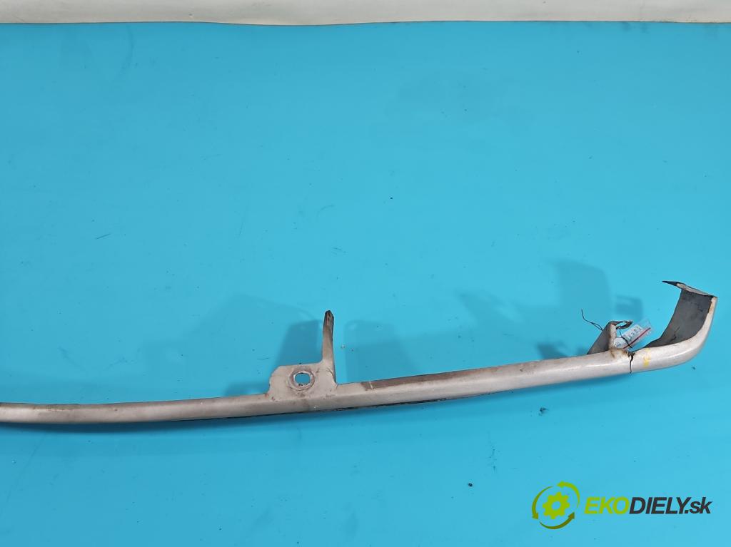 Peugeot 305 1.5 karburátor: 68 hp manual 50 kW 1472 cm3 5- stěna přední  (Výztuhy přední)