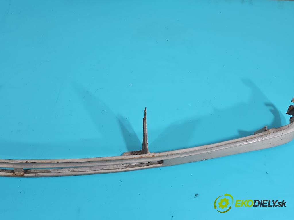 Peugeot 305 1.5 karburátor: 68 hp manual 50 kW 1472 cm3 5- stěna přední  (Výztuhy přední)