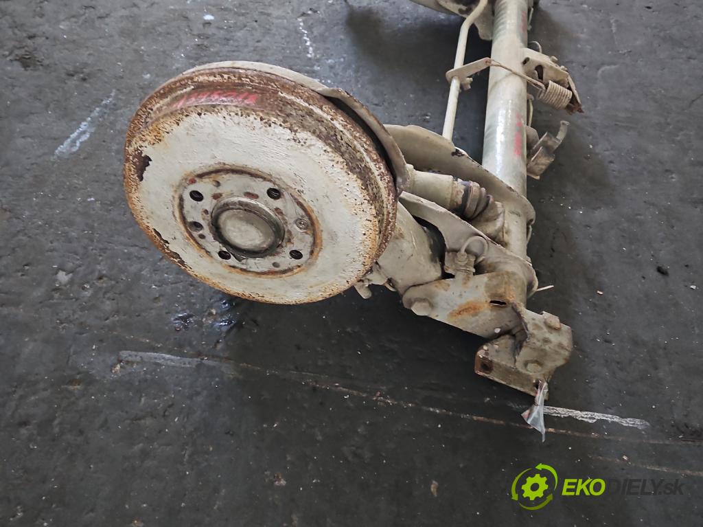 Peugeot 305 1.5 karburátor: 68 hp manual 50 kW 1472 cm3 5- zadní výztuha  (Výztuhy zadní)