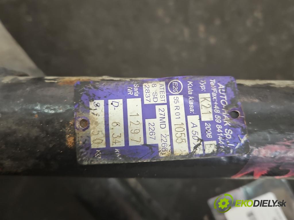 Peugeot 305 1.5 karburátor: 68 hp manual 50 kW 1472 cm3 5- oko tažné  (Tažná zařízení)