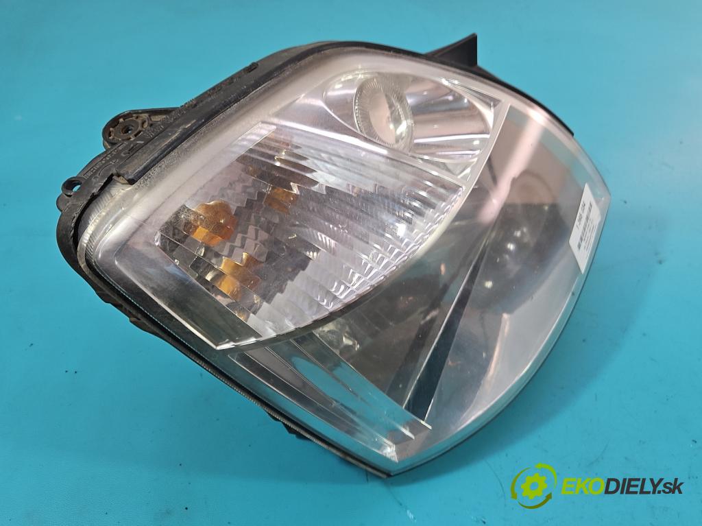Kia Picanto I 2003-2011 1.0 61 HP manual 44,5 kW 999 cm3 5- Reflektor: pravý  (Pravé)
