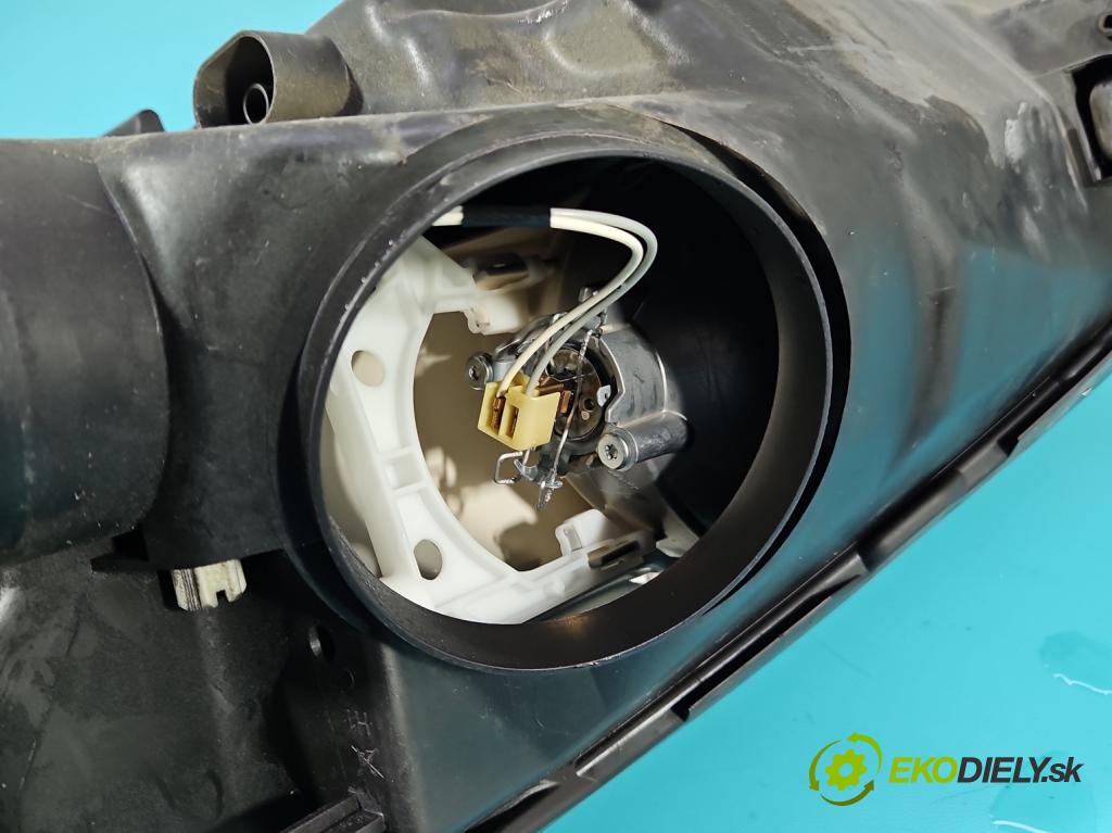 Citroen C4 Grand picasso I 2006-2013 1.6 16V 120 HP manual 88 kW 1598 cm3 5- Reflektor: pravý  (Pravé)